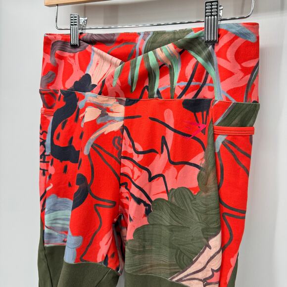 Nikki Blackletter Gymshark Leggings Womens Medium Collab Activewear 29" Inseam - Picture 8 of 11